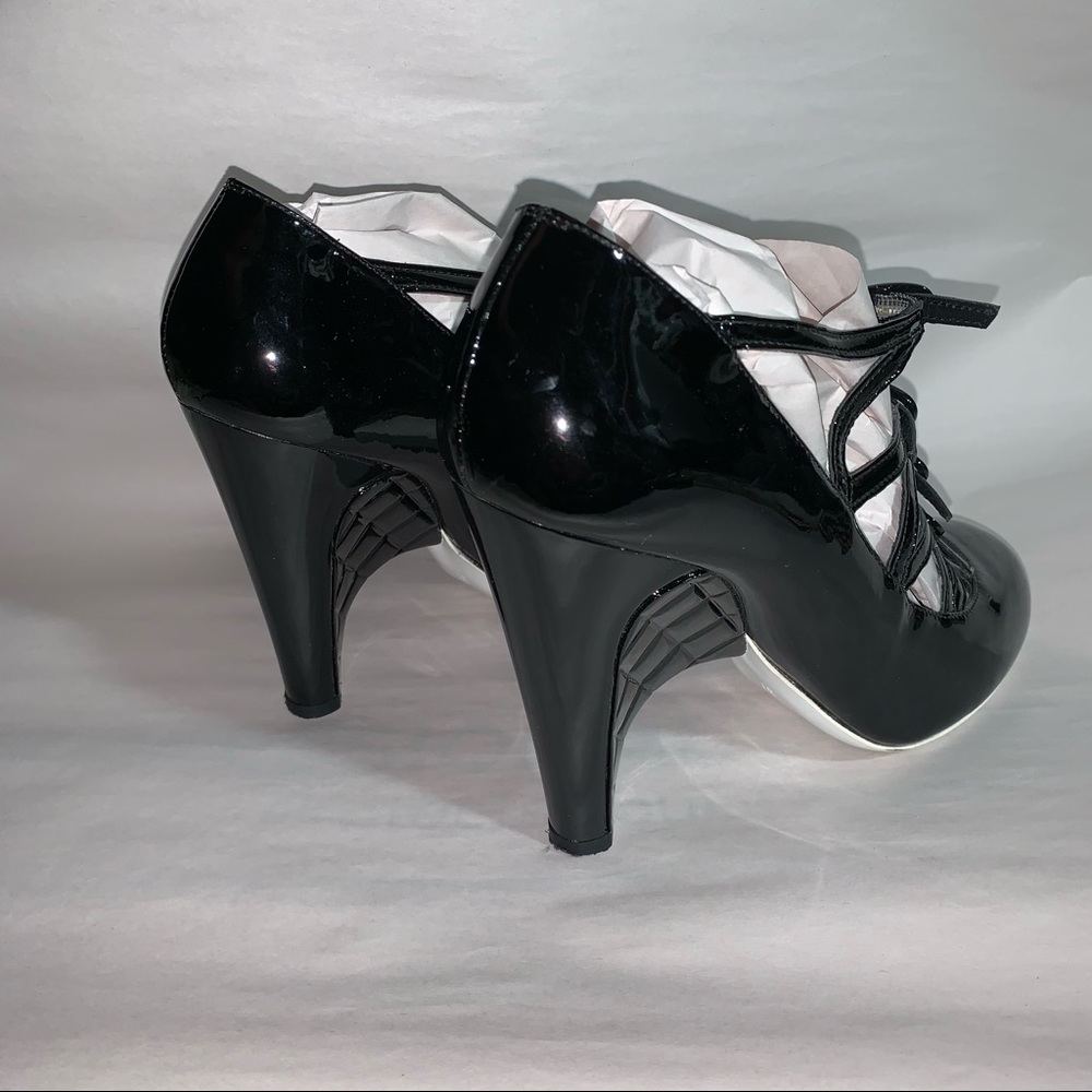 CHANEL size 37 black patent leather PUMPS quilted faux wedge heel - Picture 5 of 13